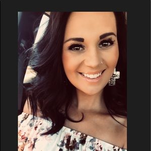 Meet your Posher, Jenn